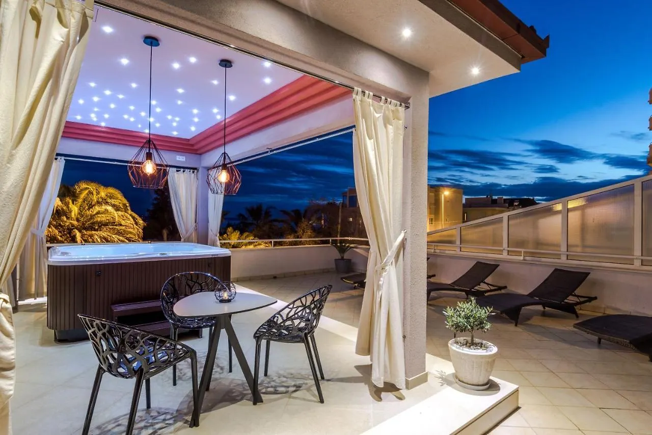 Family Apartment With Huge Terrace And Hot Tub - Franka Split