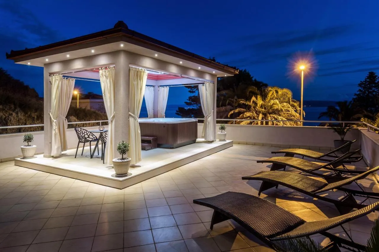 Family Apartment With Huge Terrace And Hot Tub - Franka Split