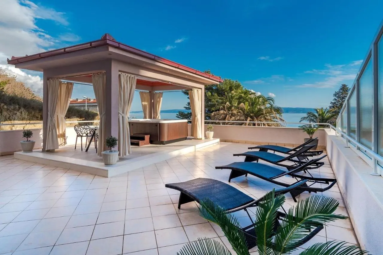Family Apartment With Huge Terrace And Hot Tub - Franka Split