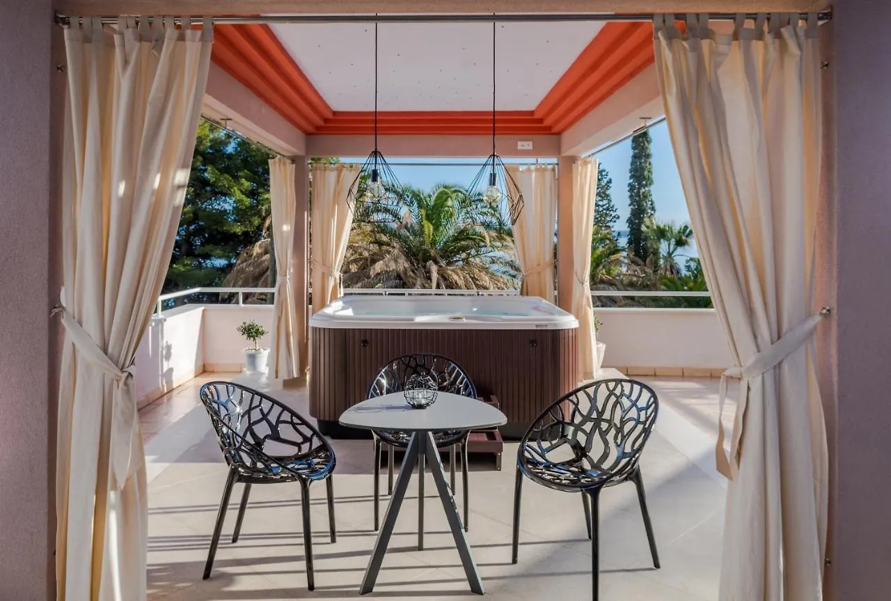 Family Apartment With Huge Terrace And Hot Tub - Franka Split 0*,