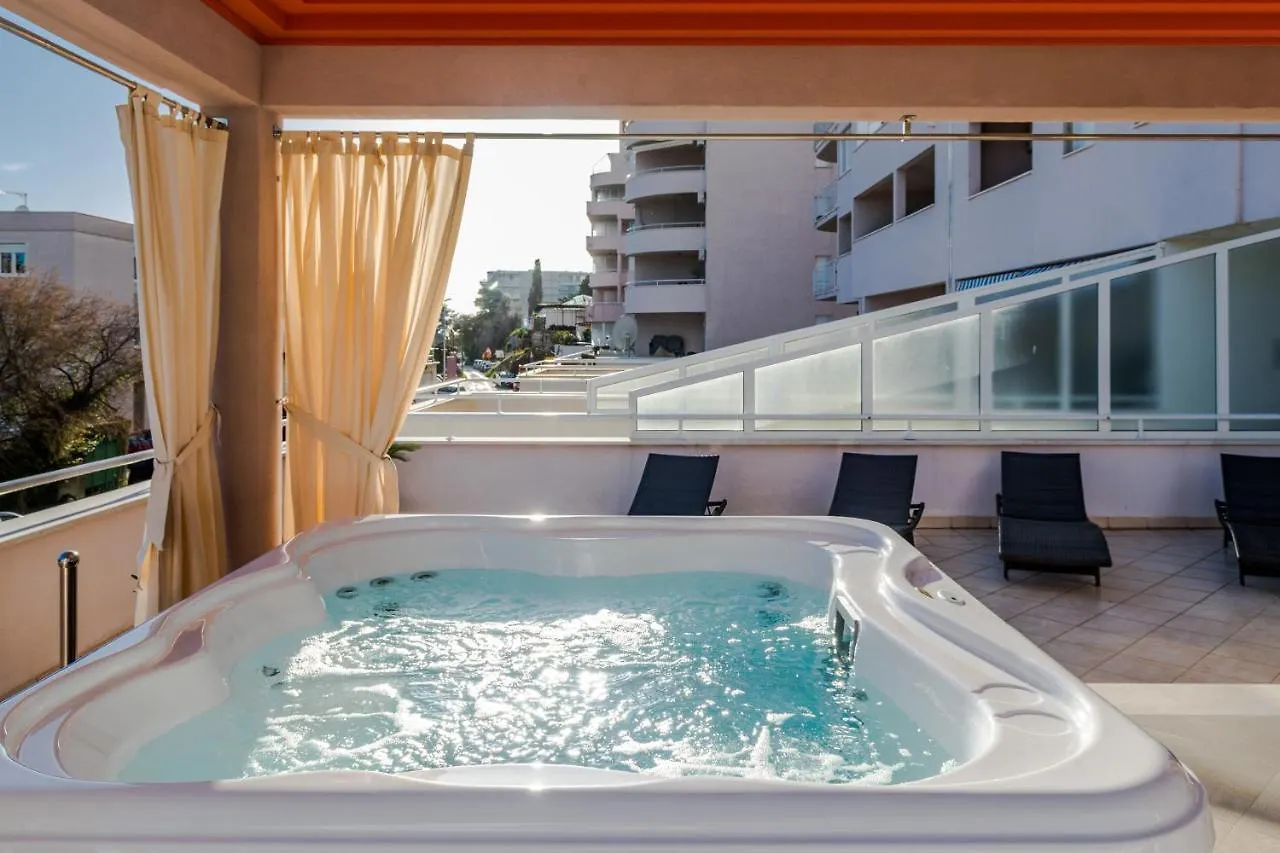 Family Apartment With Huge Terrace And Hot Tub - Franka Split