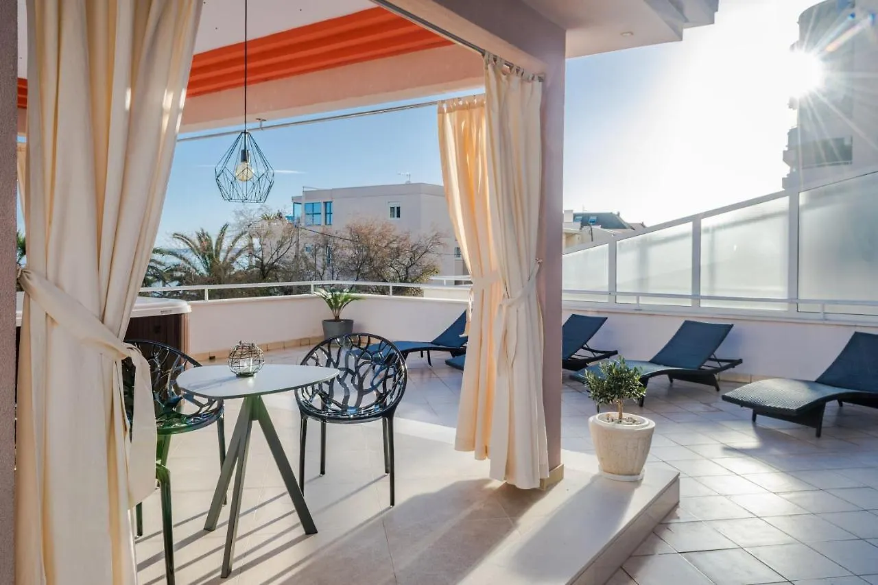Family Apartment With Huge Terrace And Hot Tub - Franka Split Croatia