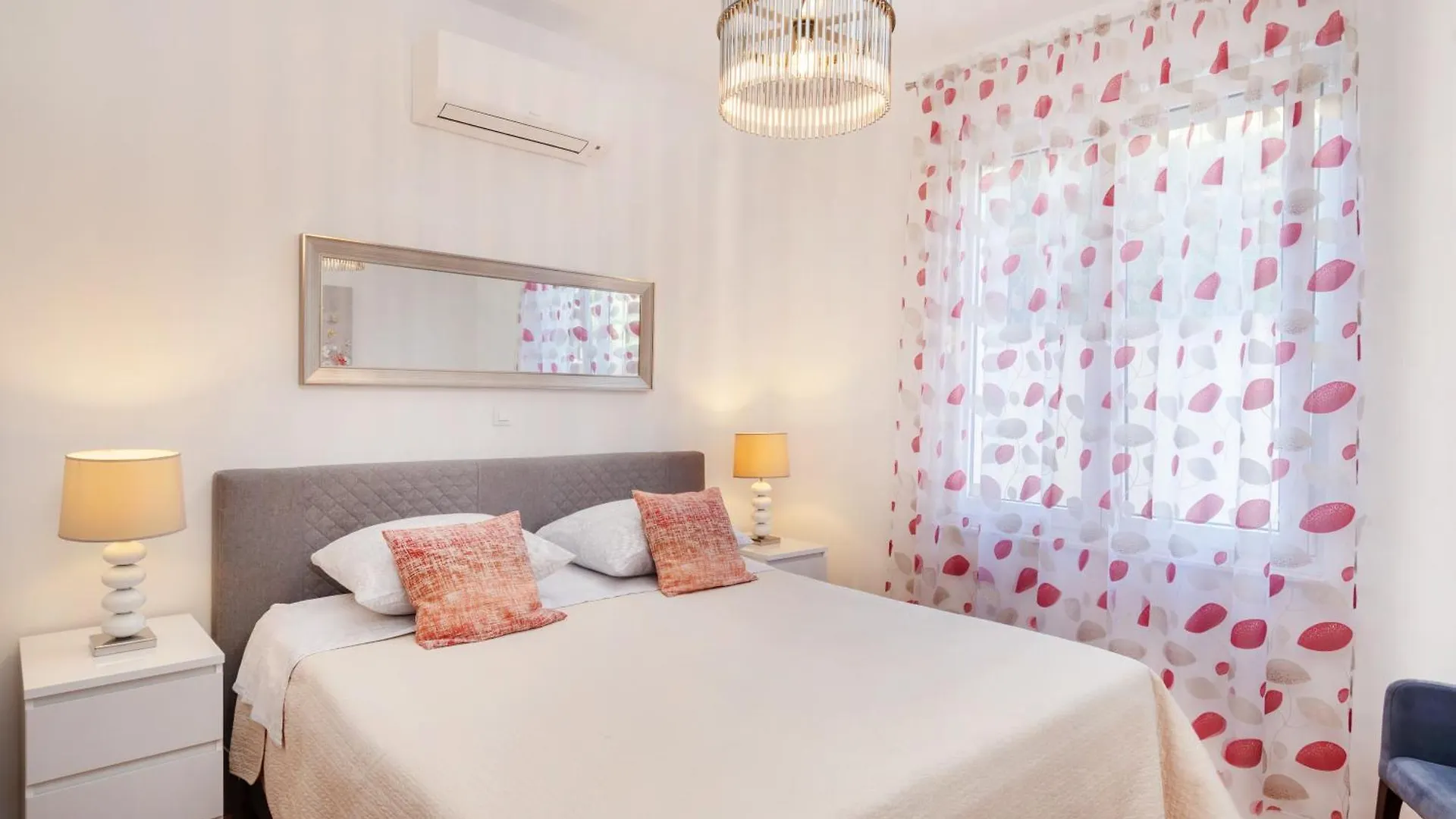 Family Apartment With Huge Terrace And Hot Tub - Franka Split